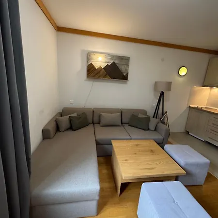 U345 - Vucko - Private Host Apartamento 4*